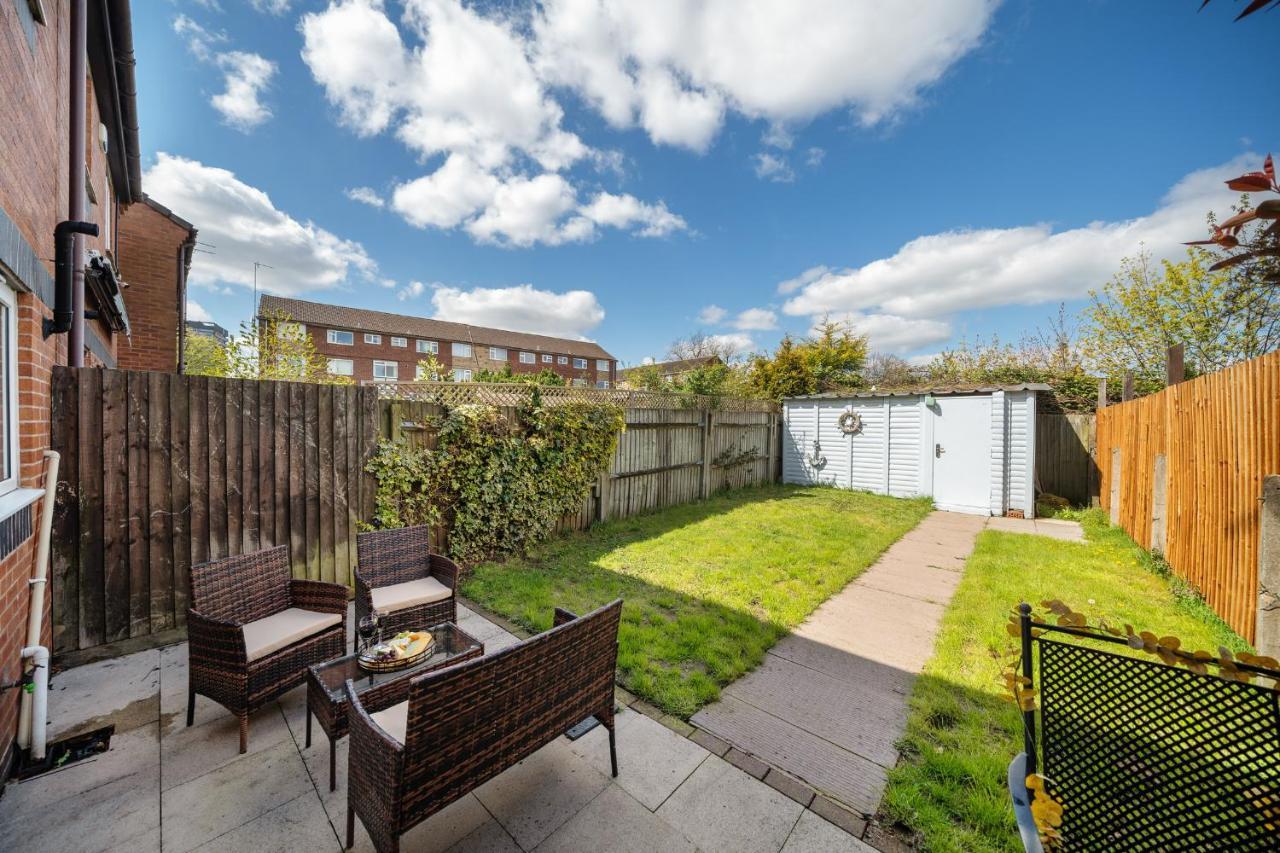 Stylish 3 Bed House, Large Garden, Parking, Wifi - Esho Stays Coventry Exterior photo